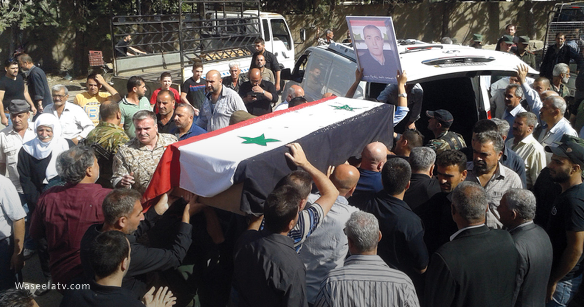 بالفيديو  ..  قصة صادمة  ..  عسكري سوري خرج من التابوت إلى الحياة  اثناء تشييع جثمانه   ..  "ندمت لأني رجعت" 