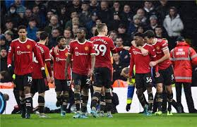 هكذا أهدر مانشستر يونايتد نحو ملياري دولار في 10 أعوام