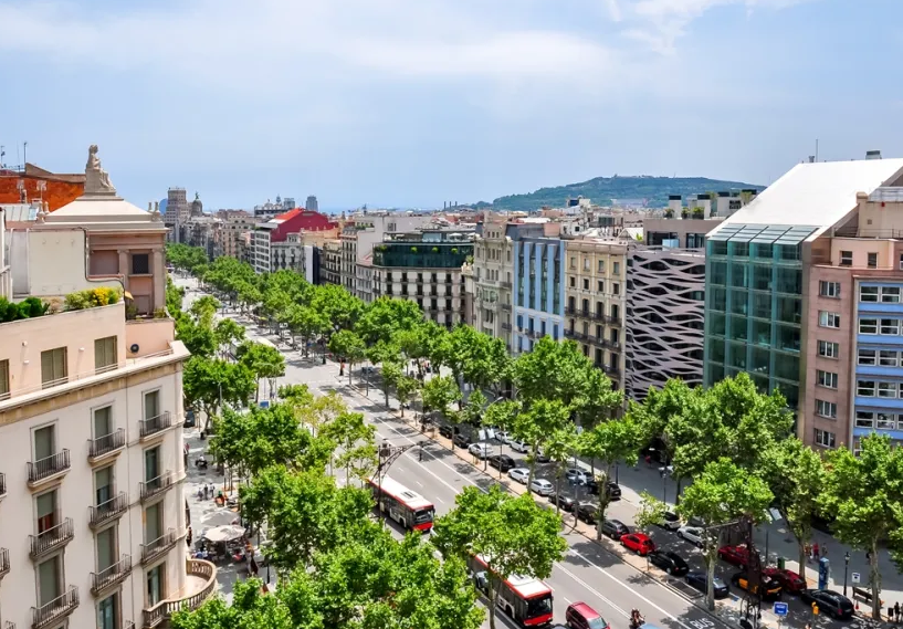 كيف تقضين عطلة الأحلام في برشلونة دون الإفراط في ميزانيتكِ؟