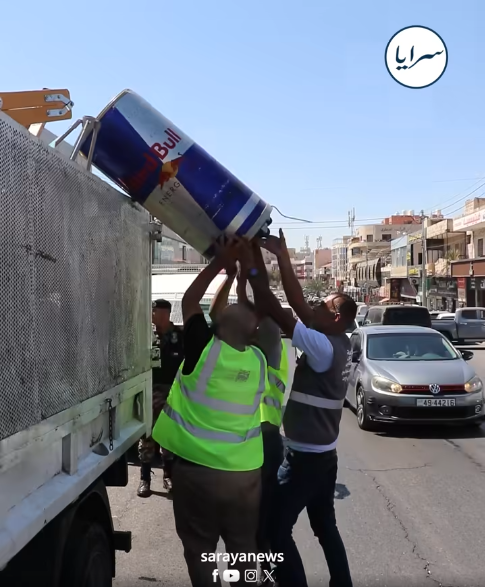 بعد نشر “سرايا”  ..  أمانة عمّان تستمر بإزالة الحواجز والعوائق عن الأرصفة والطرق - فيديو 
