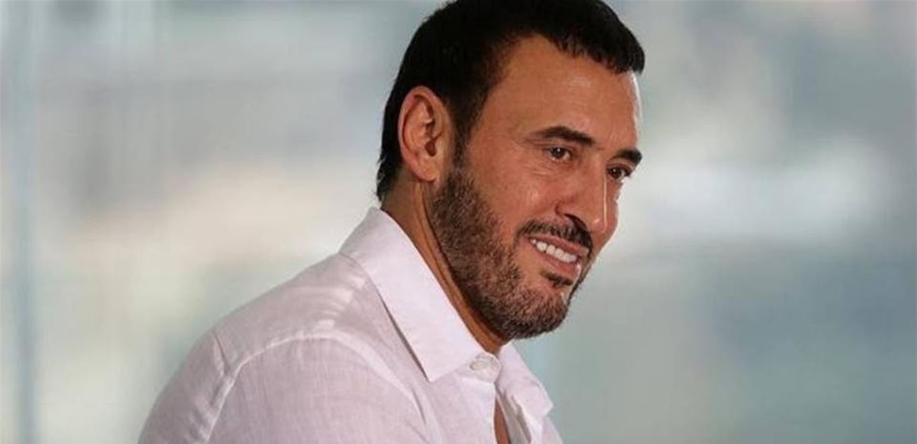 انتشار فيديو لكاظم الساهر منذ 25 عاما  ..  والجمهور: "الحلاق مطلوب حياً أو ميتاً"