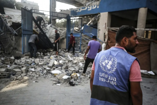 الأونروا تعيد بناء مساحات تعلم بديلة للأطفال في غزة