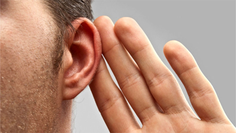 علماء يكشفون الاسباب  ..  لماذا يكره الشخص سماع صوته؟ 