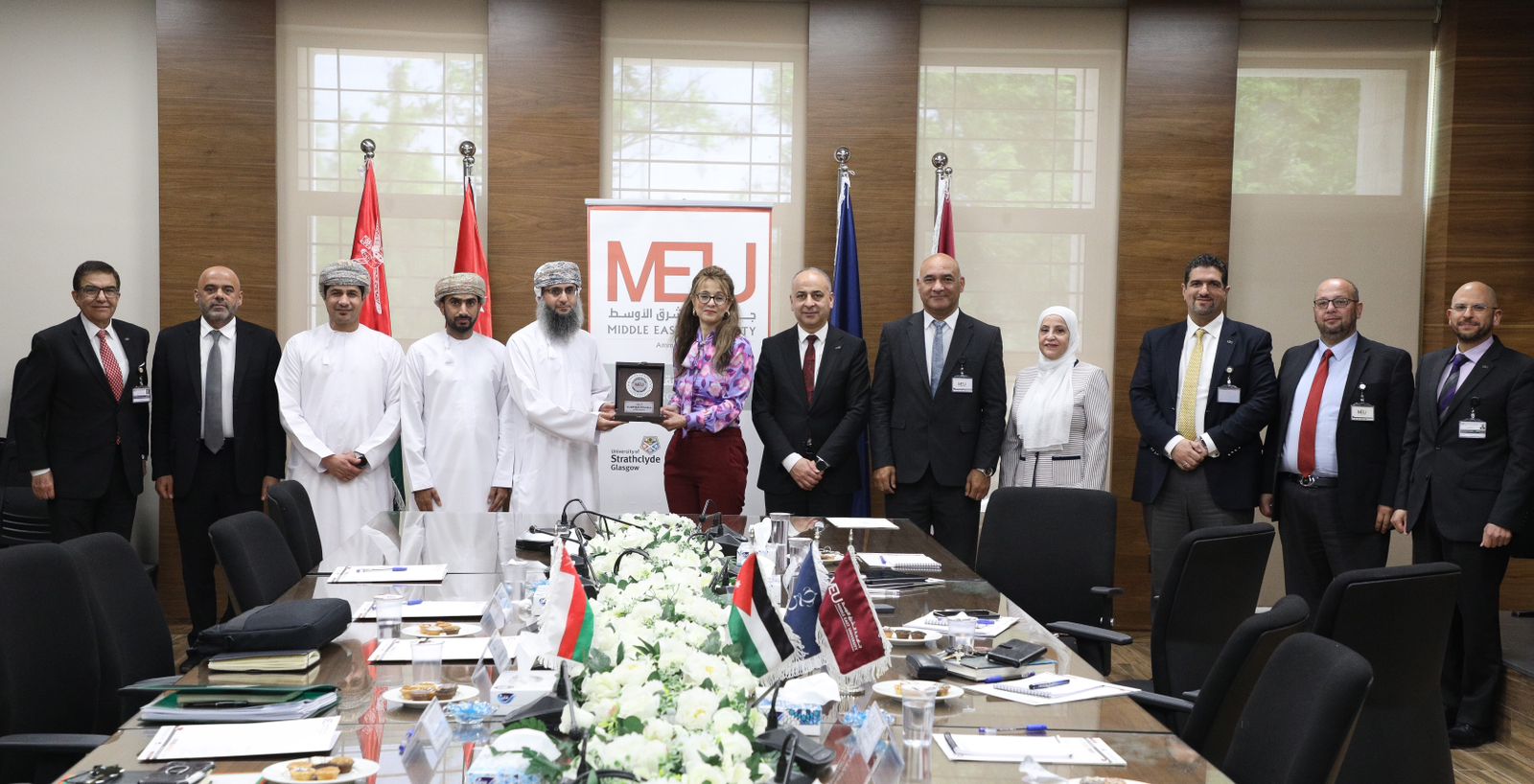 بحث آفاق التعاون بين وزارة التعليم العالي العُمانية وجامعة الشرق الأوسط  