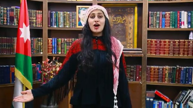 الشاعرة الغزل المغاري تلقي قصيدة بمناسبة زفاف ولي العهد ..  فيديو 