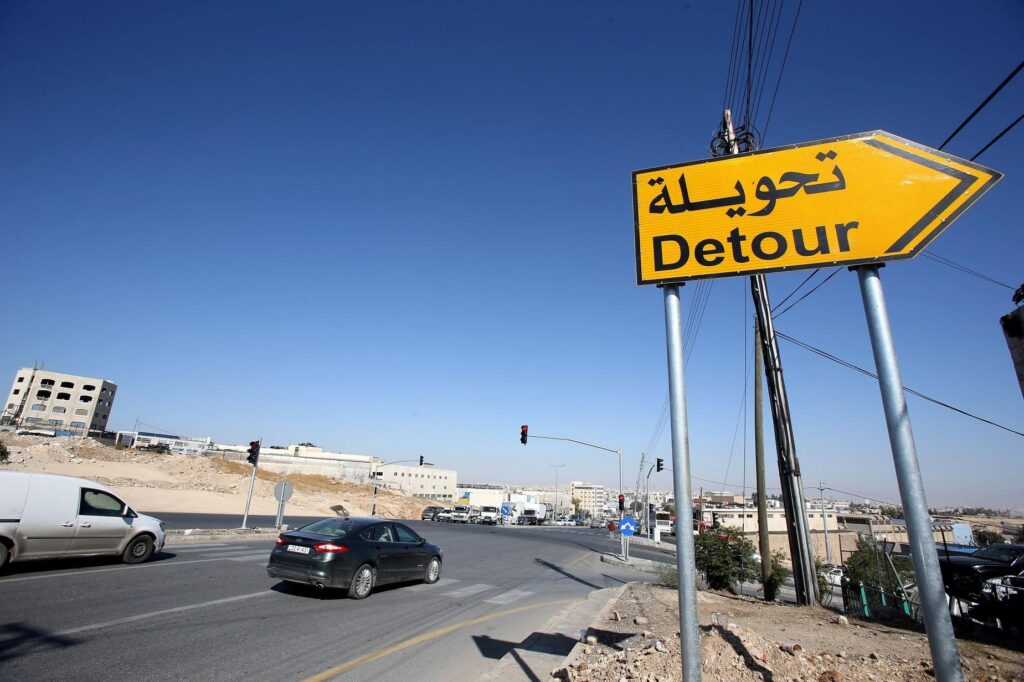 إغلاق جزء من طريق عمان – الزرقاء