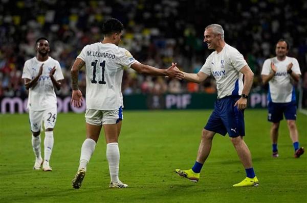 الدوسري وليوناردو يقودان الهلال لدور الـ16 بمونديال الأندية