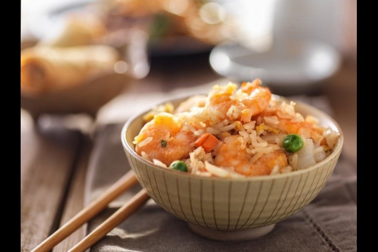 طريقة عمل أرز مقلي صيني بالروبيان