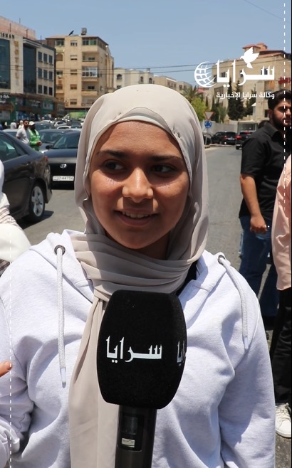 بالفيديو ..  آراء متباينة بين طلبة "التوجيهي" بعد امتحان الإنجليزي: استياء وبكاء من صعوبة الأسئلة ورضى من البعض