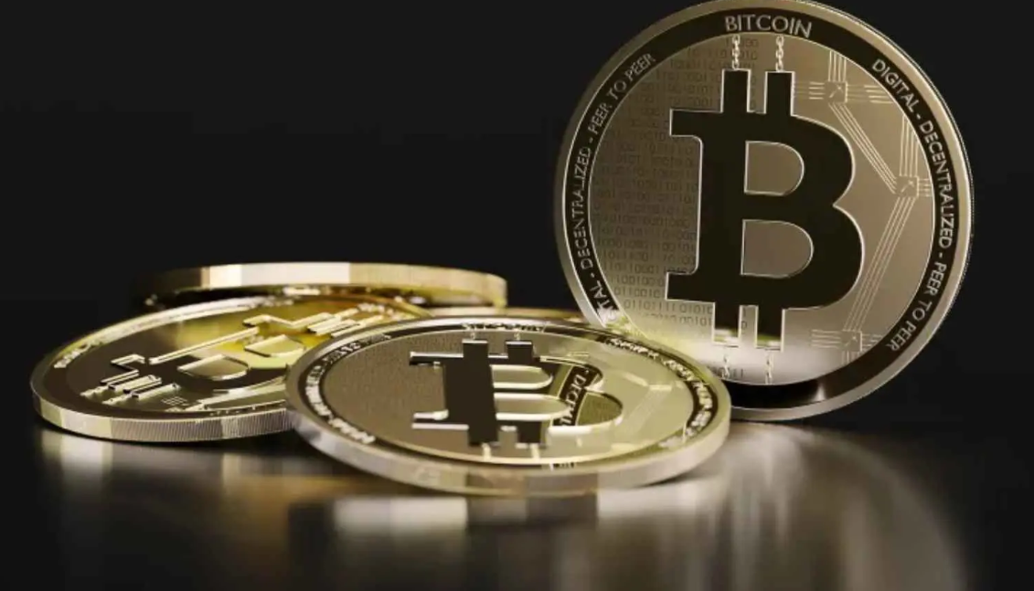 الساعات الحاسمة لبيتكوين ..  10 مليارات دولار قد تغير اتجاه السوق 