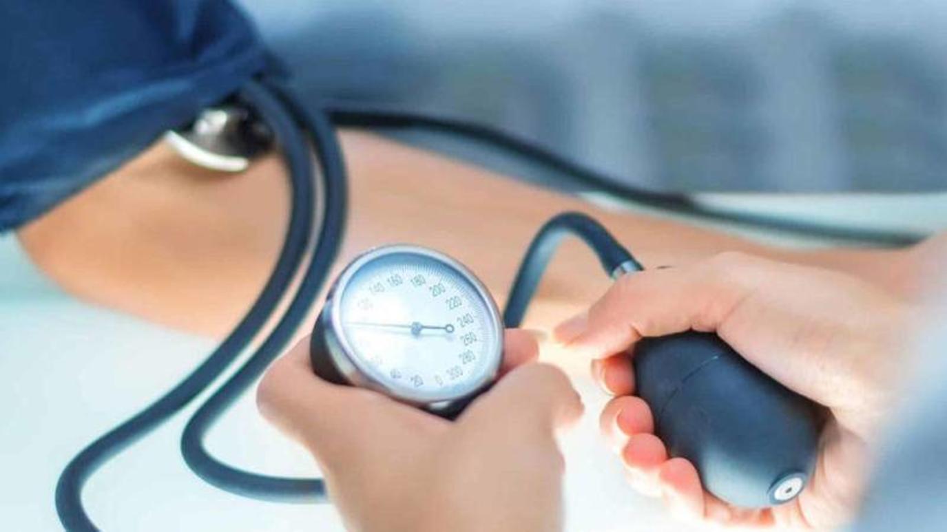 ارتفاع ضغط الدم: دراسة تعترف بفاعلية هذا المشروب الساخن