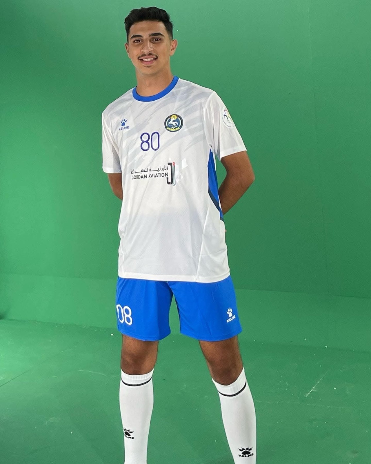 أنس عياش موهبة كروية  ولدت في ملاعب السلط وصقلت في برشلونة  ..  رحلة من الوسط إلى الهدف  ..  