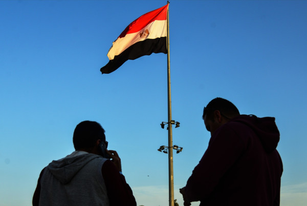 بسبب حمالة صدر ..  عزل مسؤول كبير مصري من منصبه