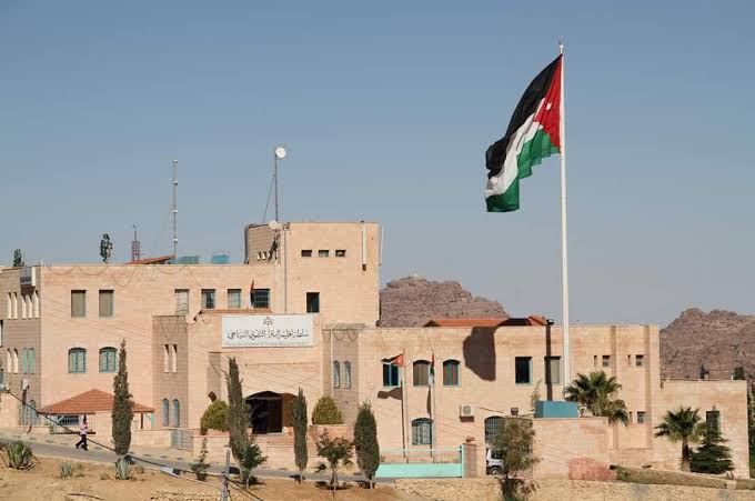 مصدر لسرايا: قبول استقالة العدوان ومحادين وهلالات وتعيين السرحان والحسنات وفريحات في مفوضي البترا