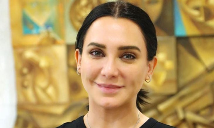 سلاف فواخرجي تكشف كواليس محاولات اغتيالها وفقدها البصر