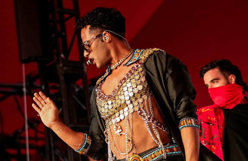 بعد أيام على رحيله ..  محمد رمضان يكشف عن وصية والده من خلال أغنية جديدة - (فيديو)