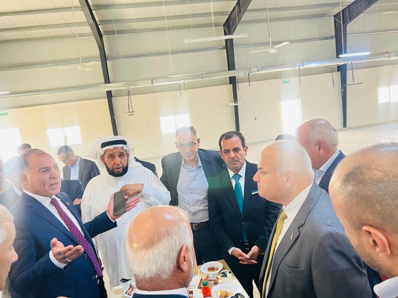  وزير العمل يزور بلدية حوشا ويعد بدراسة تشغيل مصنع للتخفيف من البطالة