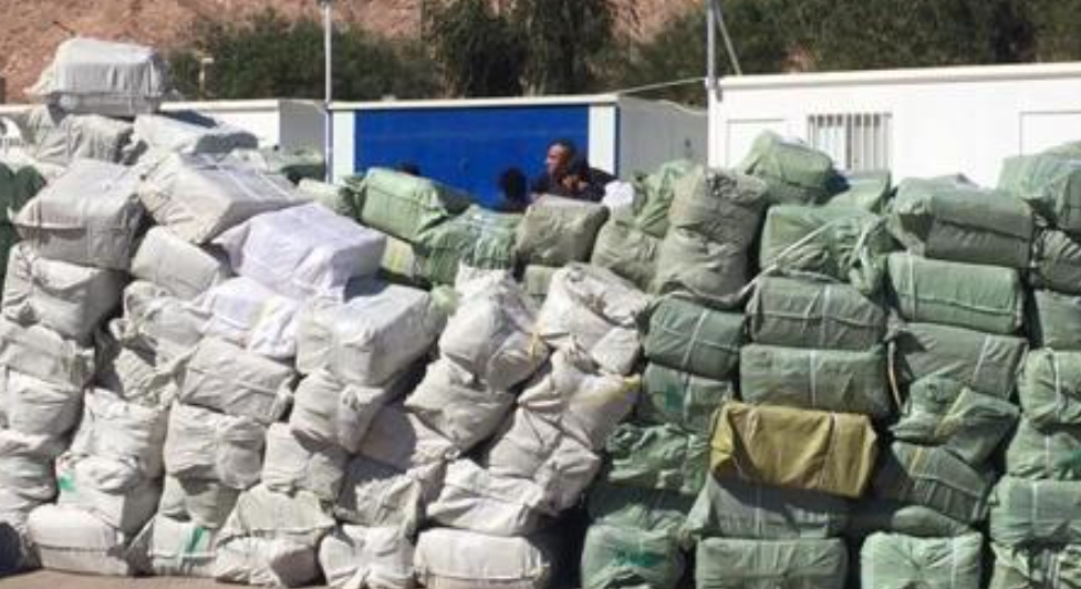 الجمارك تضبط "شاحنة" تحمل "22" الف حذاء و "طن" كاشو  ..  ما هي حكايتها و إلى أين كانت متجهة؟