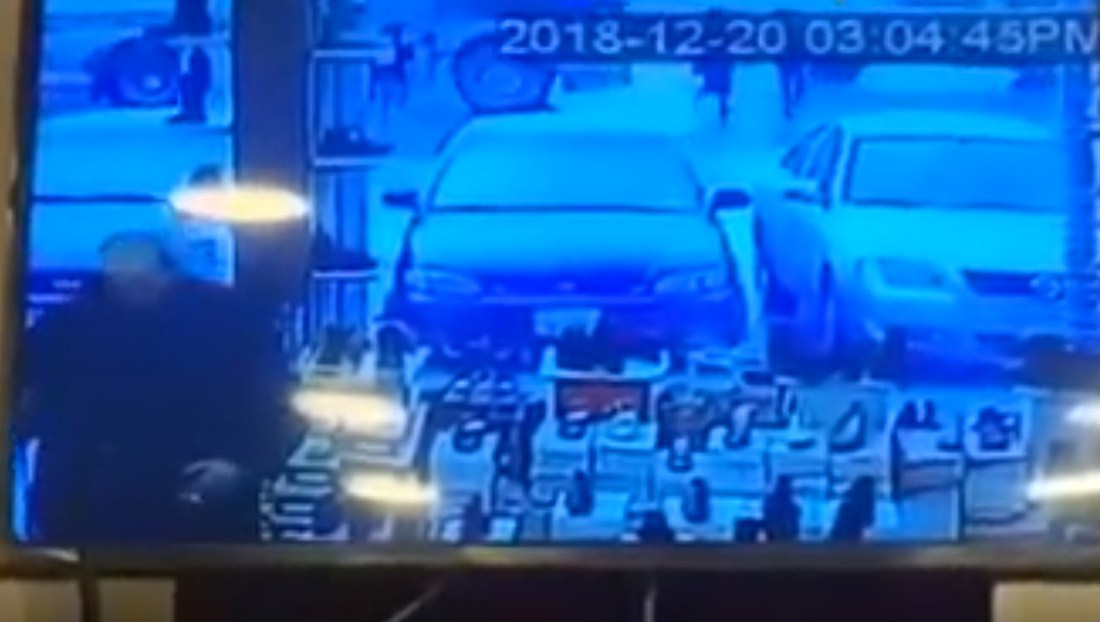 بالفيديو  ..  لحظة وفاة فتاة دهستها شاحنة في منطقة الجويدة 