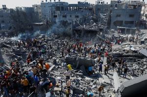استشهاد فلسطينيين وانتشال جثامين 9 آخرين جنوب غزة