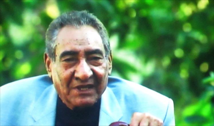 وفاة الشاعر المصري عبد الرحمن الأبنودي