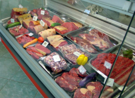 المستهلك تحذر من شراء اللحوم المجهزة مسبقاً في المولات والمحلات التجارية