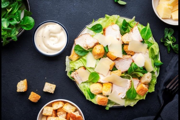 طريقة عمل سيزر سلاد