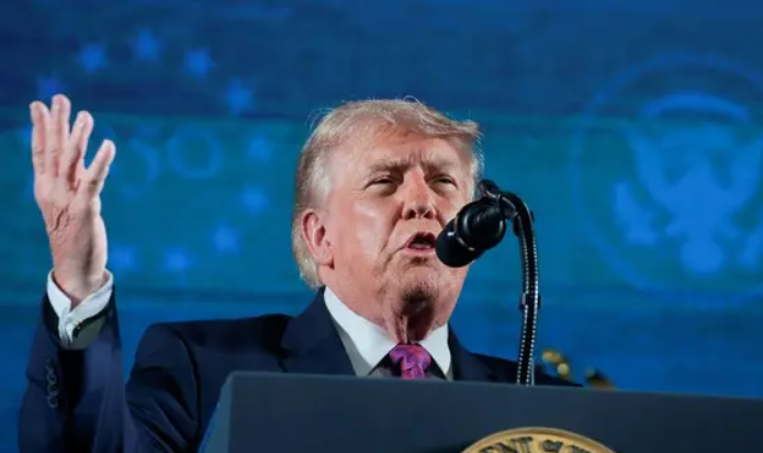 ترامب: منحنا طهران أسبوعاً من أجل تشييع خامنئي