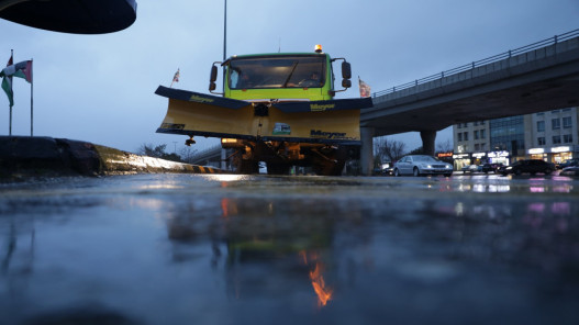 الأشغال تتعامل مع 46 بلاغًا رئيسًا خلال المنخفض