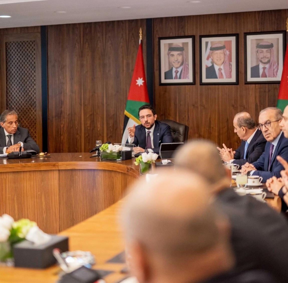 نائب الملك يعرب عن تعازيه لذوي المتوفين بحادث حافلة مكلفي خدمة العلم