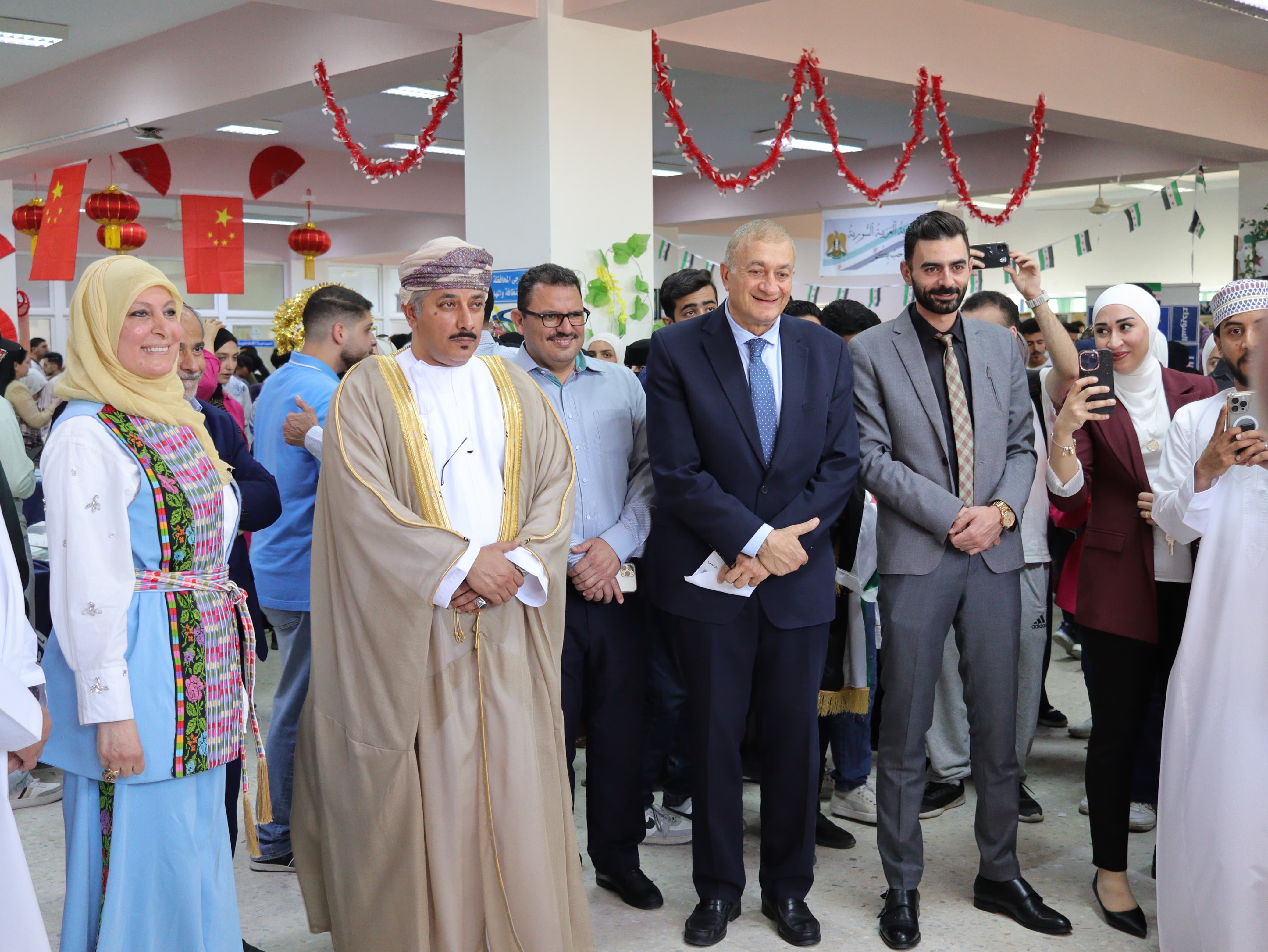 سفير سلطنة عُمان في المملكة الأردنية الهاشمية الشيخ العجيلي يرعى فعاليات ملتقى المكتبة الثقافي في جامعة فيلادلفيا