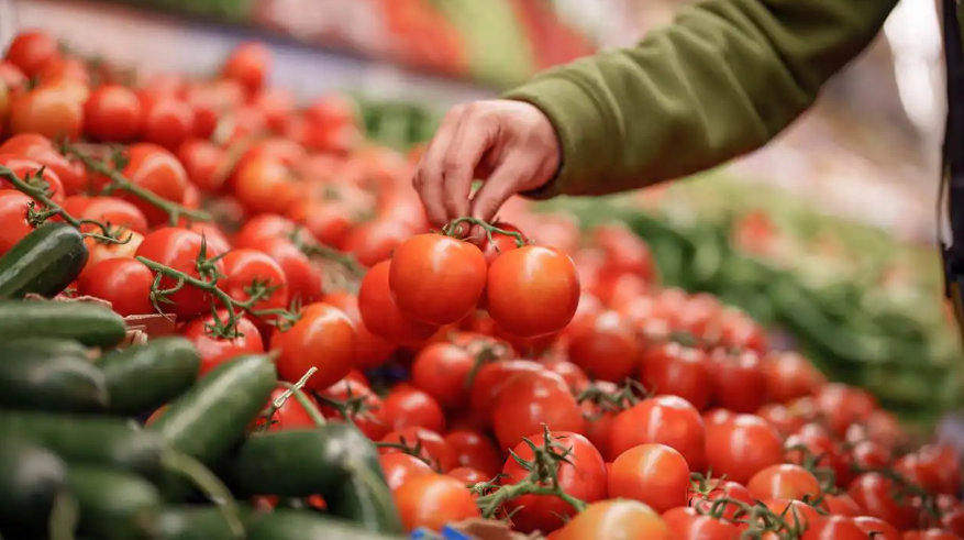 5 أطعمة قد تُسهم في خفض خطر السرطان وتقليل الوفيات