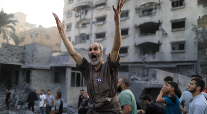 شاحنة نازحي غزة ..  فلسطينيون فروا من الحرب ليتلقفهم صاروخ غاشم