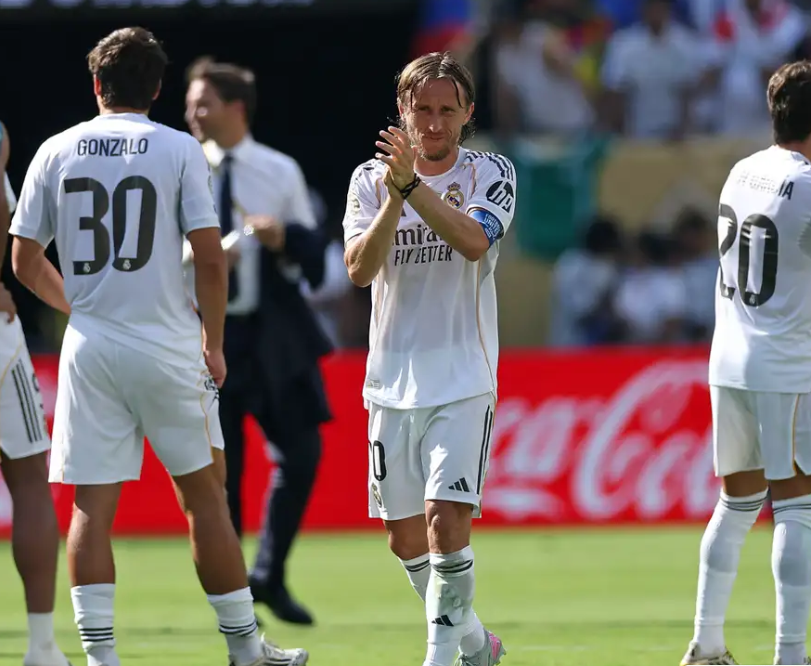 نهاية حزينة ..  مودريتش يودع ريال مدريد في ليلة الرباعية