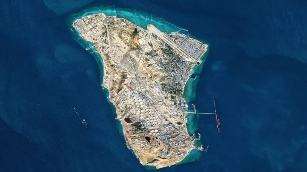 صحيفة: واشنطن تدرس نشر مشاة للبحرية والسيطرة على جزر إيرانية لإعادة فتح مضيق هرمز