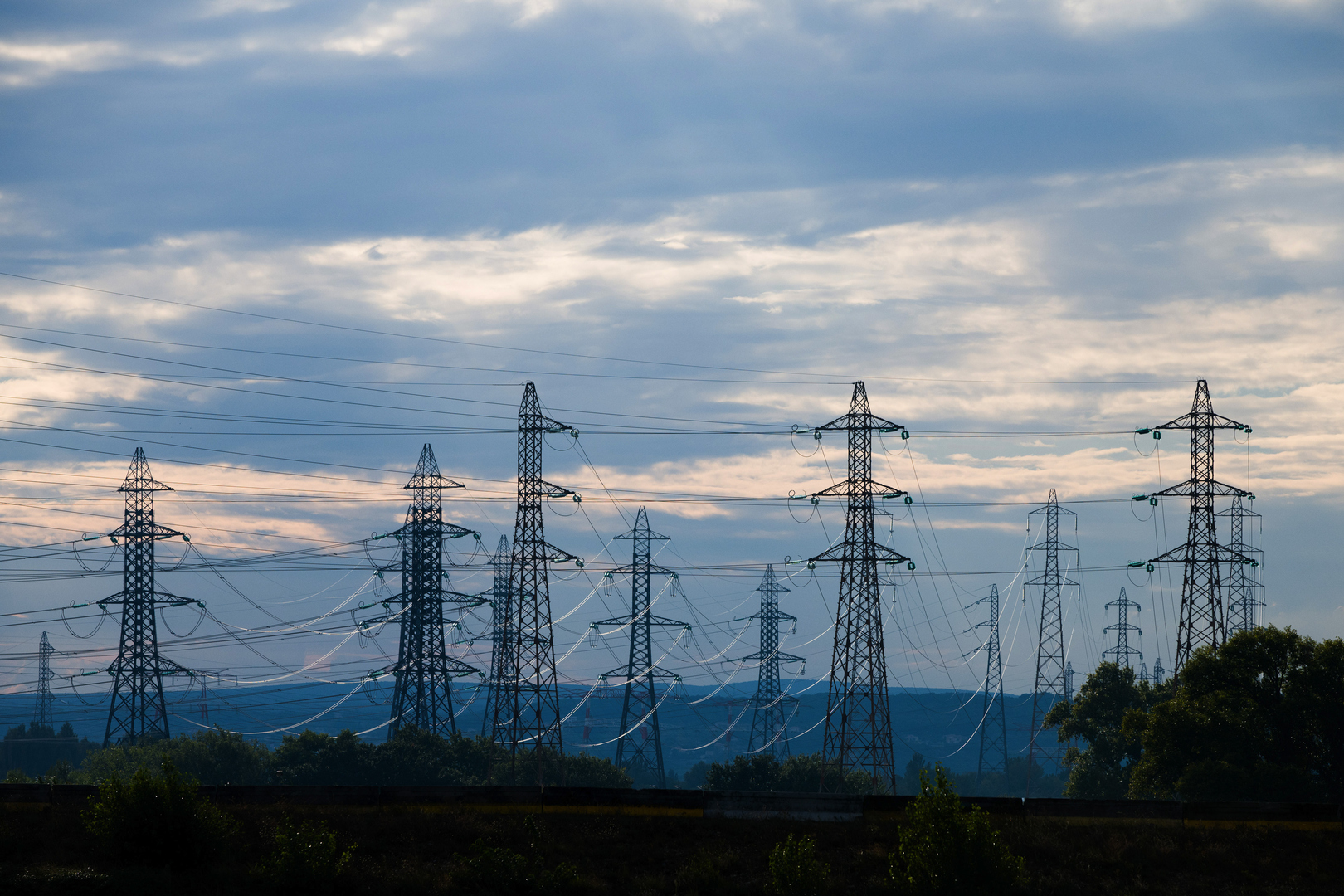 فرنسا تدرس إعادة إنتاج الكهرباء من محطة تعمل بالفحم في ضوء اضطراب سوق الطاقة