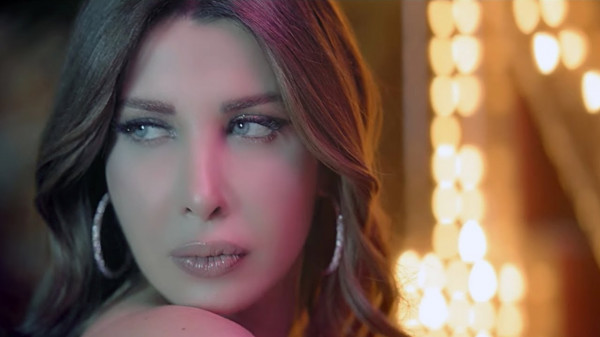 نانسي عجرم تعود من إجازة الأمومة وتفاجئ الجميع بصور غريبة 