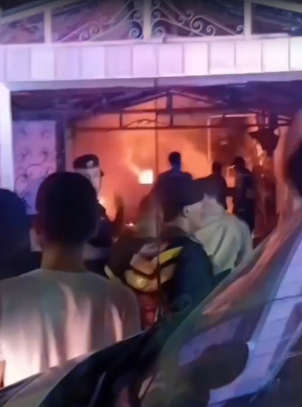 وفاة أربعيني بعدما حاصرته النيران داخل مركبته في الزرقاء