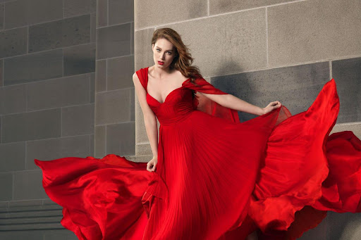 تفسير حلم رؤية الفستان الأحمر في المنام لابن سيرين