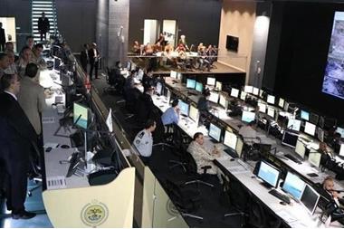 استمرار سريان العمل بالتصاريح الورقية الصادرة عن مركز الأزمات و رئاسة الوزراء و السماح لسائقي الشاحنات بنقل البضائع