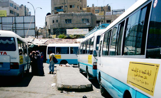 الزرقاء: مواطنون يعانون من تغول سائقي الباصات العمومية في ضاحية الاميرة هيا
