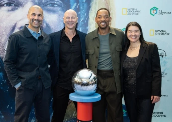 ويل سميث يحتفل بإطلاق "من القطب إلى القطب" في المدينة المستدامة بدبي