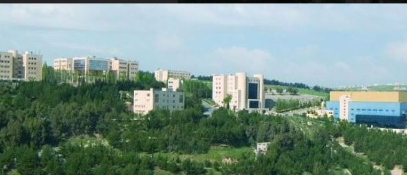 بدء العملية التدريسية عن بعد ..  وقرارات اخرى للجنة الطوارئ بجامعة عمان الأهلية