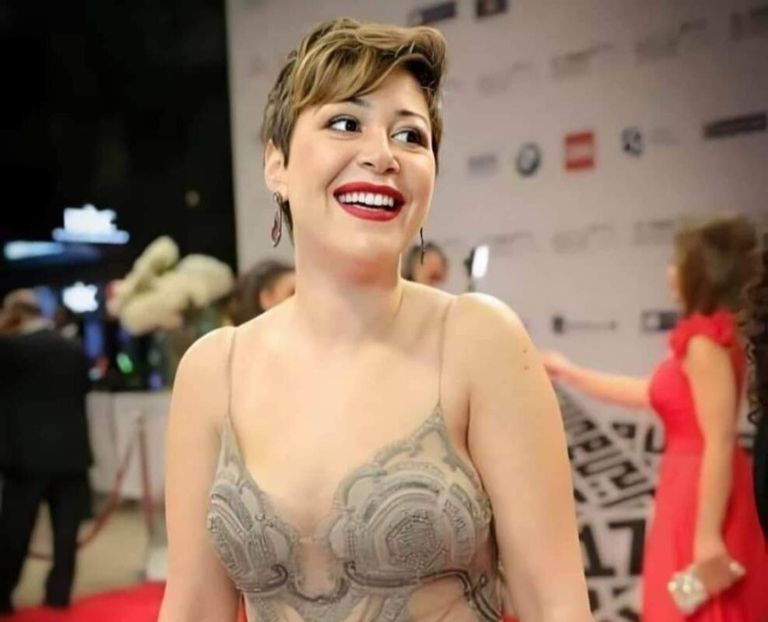 منة شلبي ..  كيف دفعت أمها إلى اعتزال الرقص؟