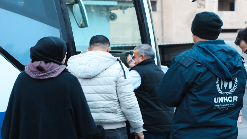 "الداخلية" و"مفوضية اللاجئين" تدرسان زيادة مساعدات العودة الطوعية للسوريين