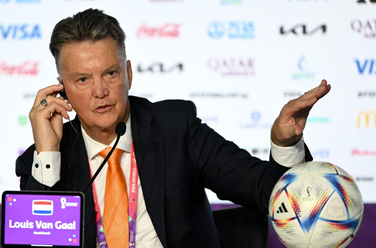 فان جال يعلن رحيله عن هولندا بعد كأس العالم 2022