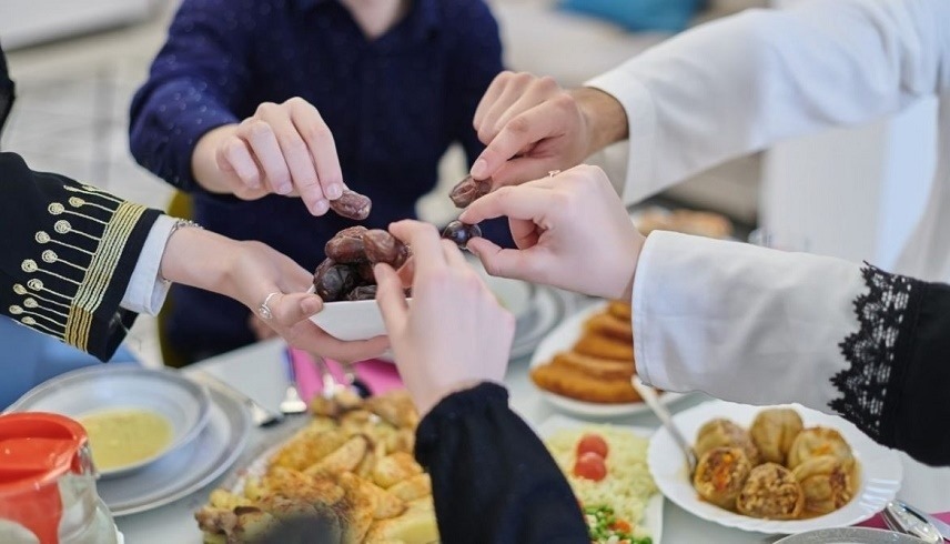 6 أخطاء شائعة تجنبها على الإفطار في رمضان