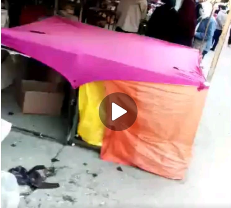 بالفيديو ..  بلدية اربد الكبرى تنفذ حملة لإزالة البسطات في سوق "البالة" الشعبي ..  والمواطنون: أتركو الفقير و شأنه!!