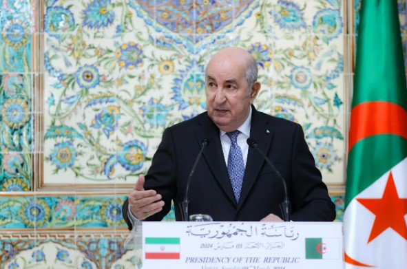 الجزائر تعلن تنظيم انتخابات رئاسية مسبقة