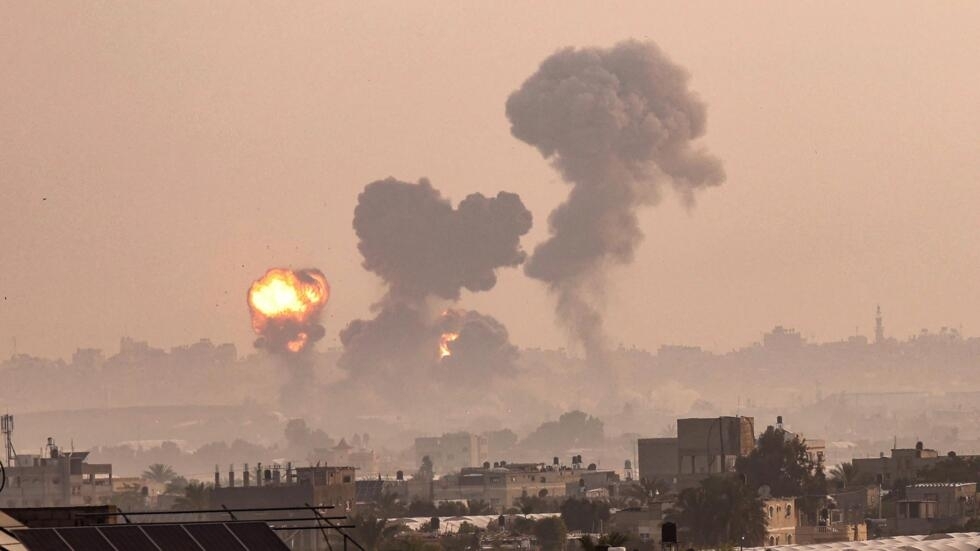 قصف كثيف على مناطق مختلفة من قطاع غزة